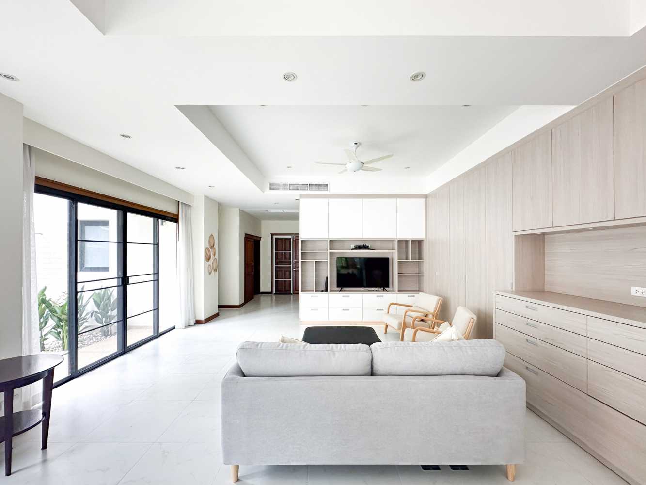 Property image - full photo 2