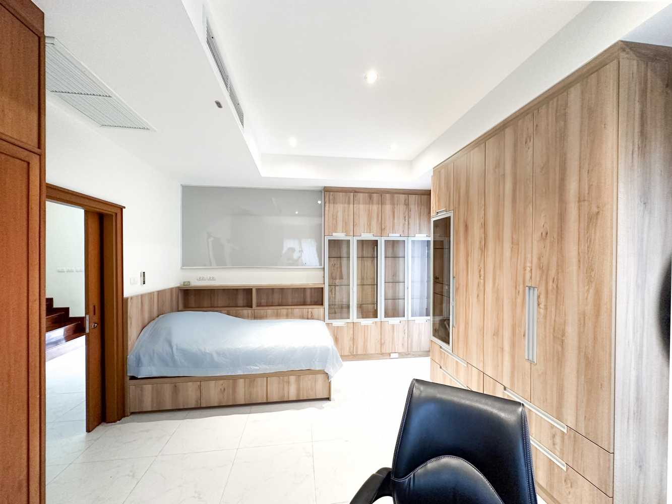Property image - full photo 9