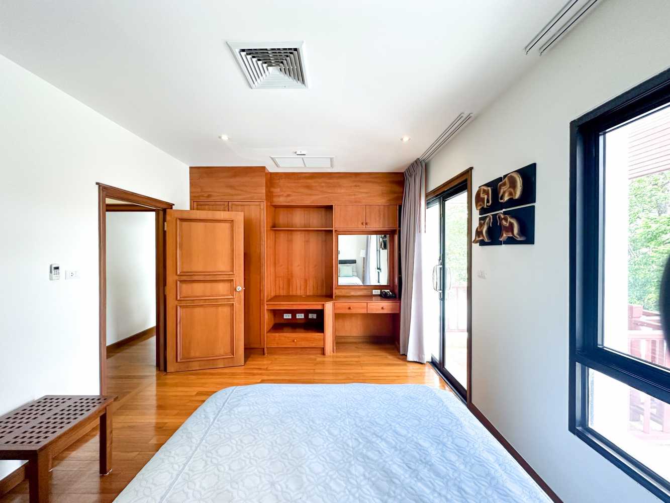 Property image - full photo 16