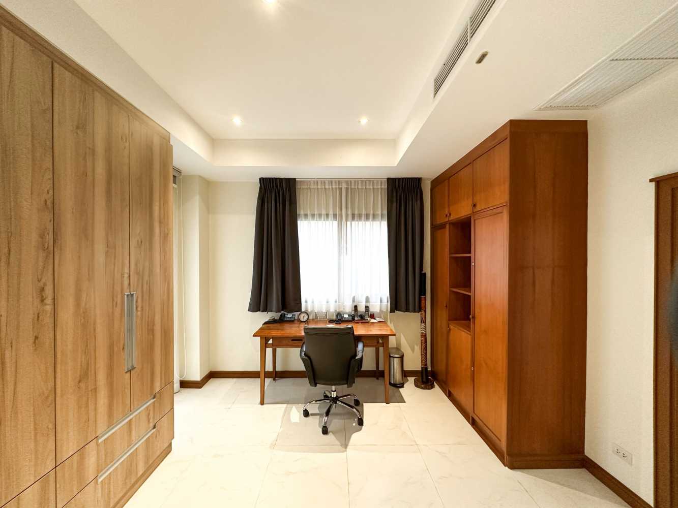 Property image - full photo 11