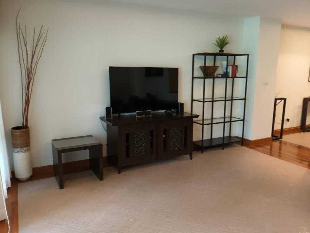 Property image - full photo 7