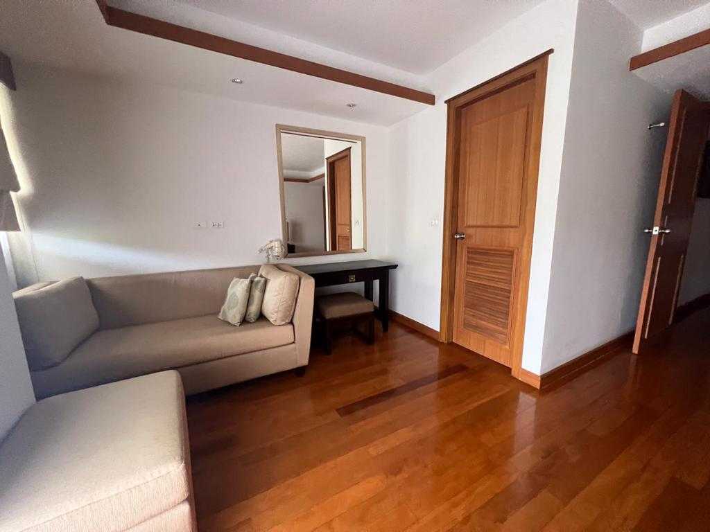 Property image - full photo 18