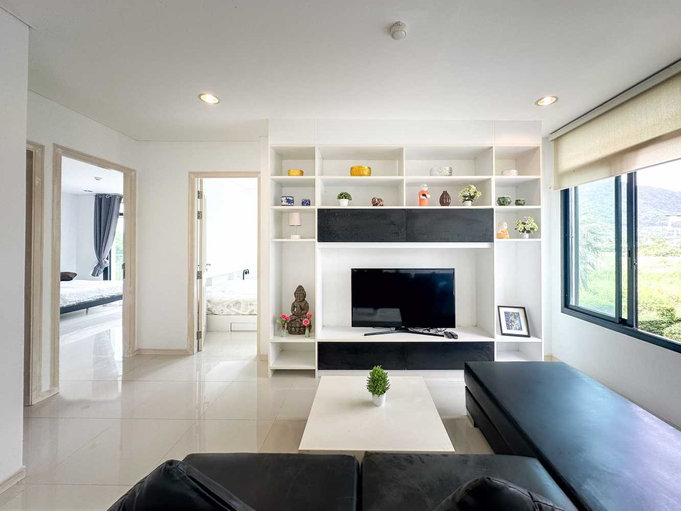Property image - full photo 2