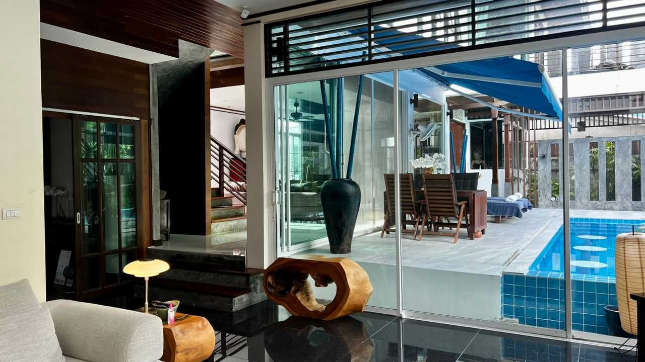 Property image - full photo 10