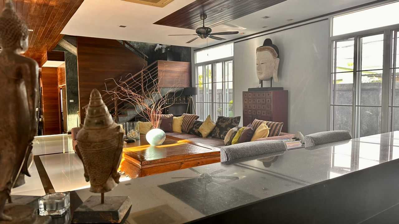 Property image - full photo 2