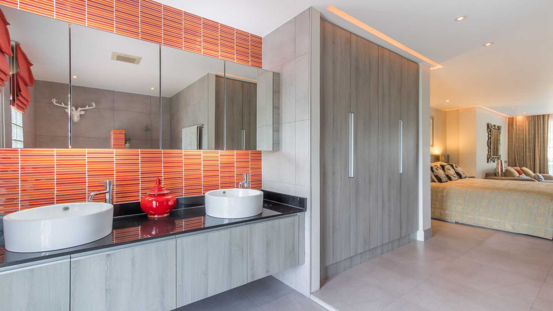 Property image - full photo 11