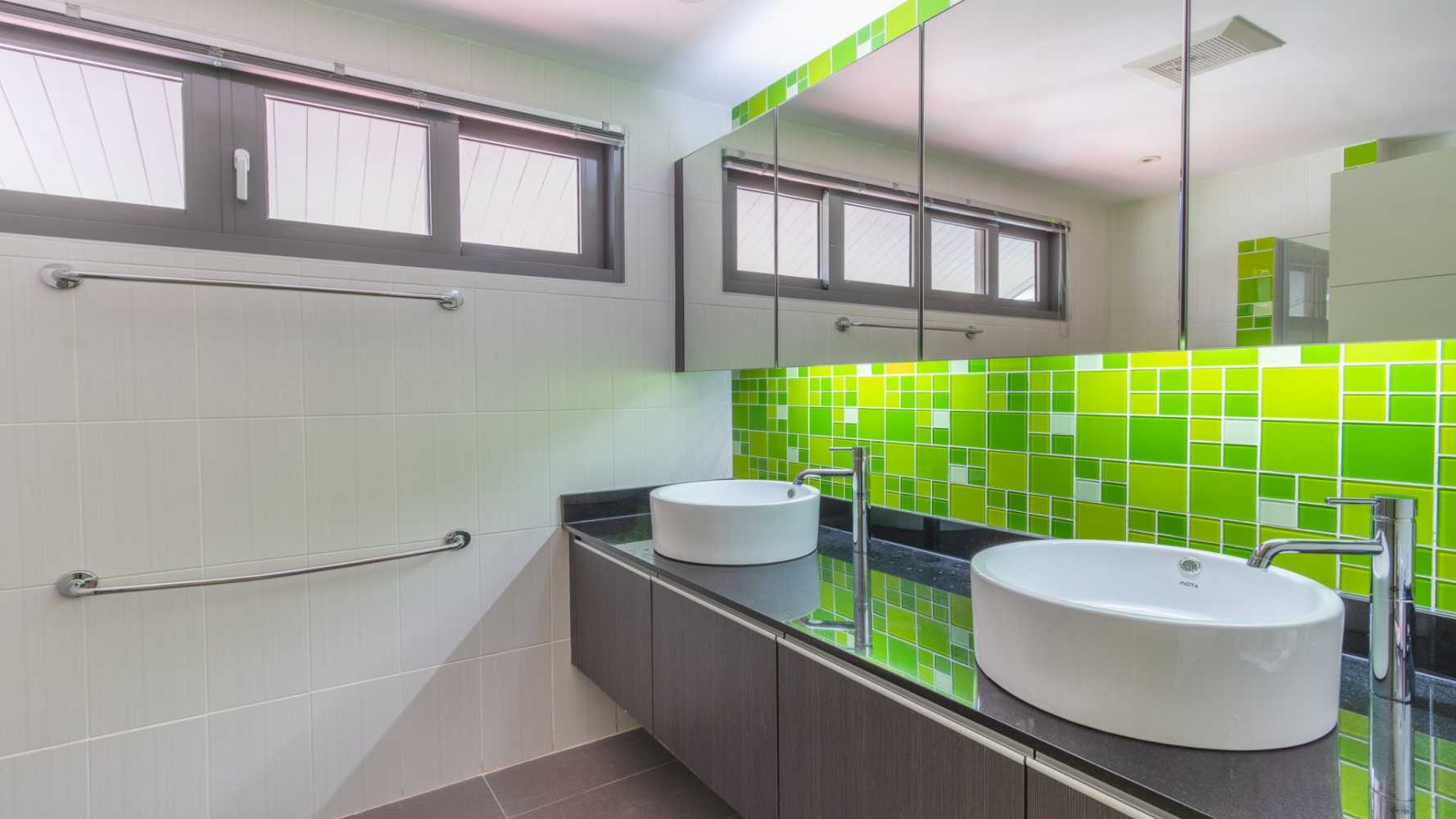 Property image - full photo 15