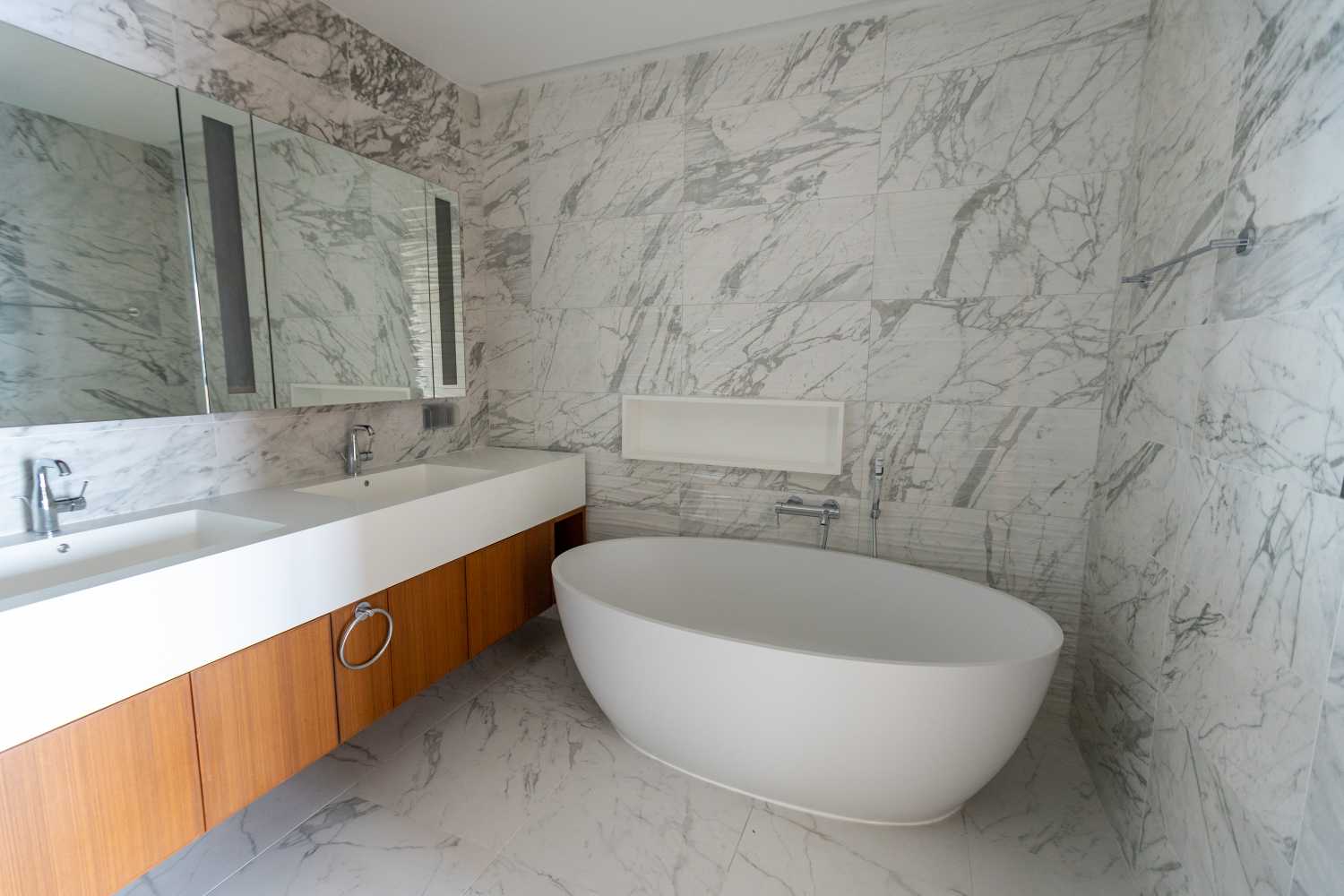 Property image - full photo 10