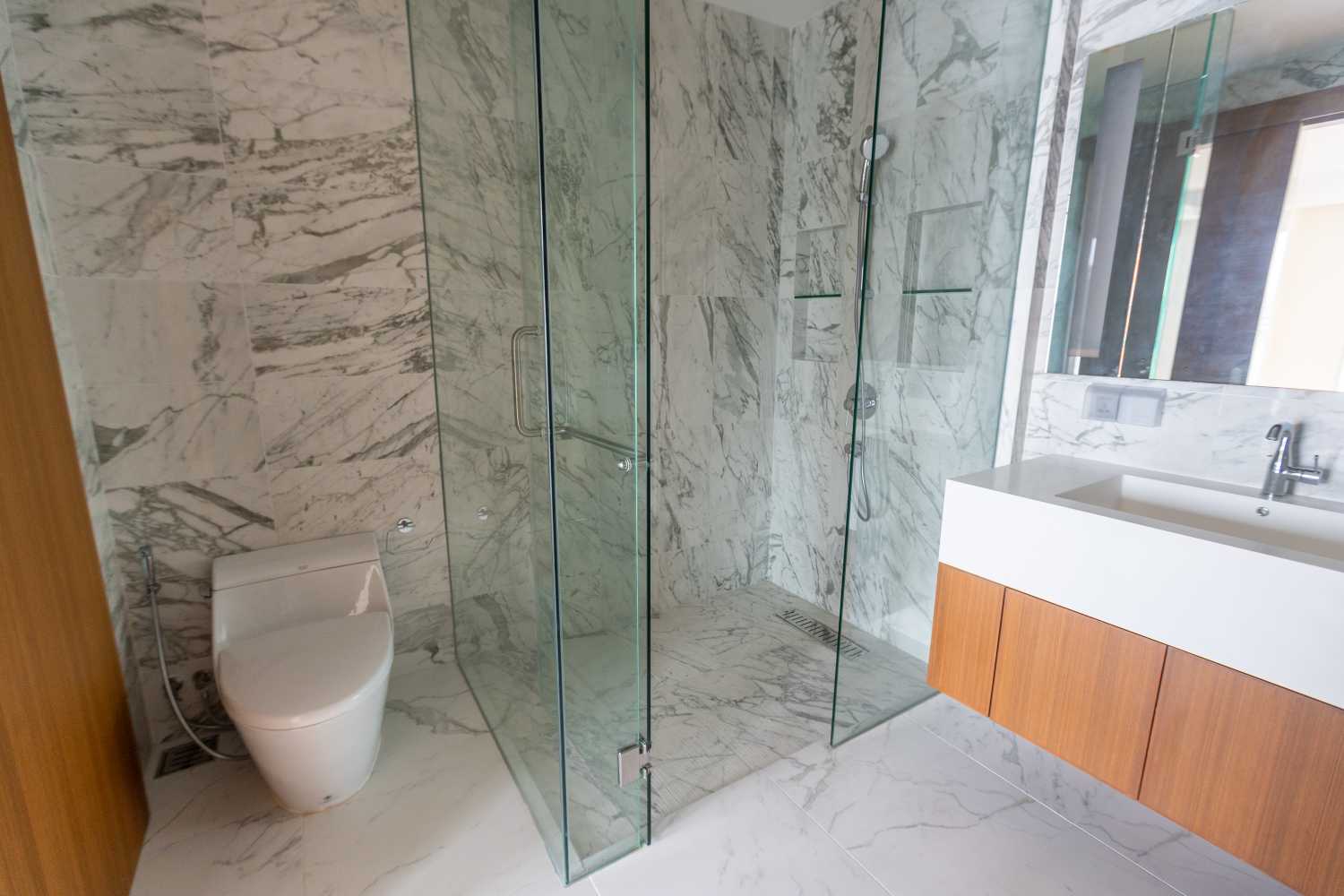 Property image - full photo 11