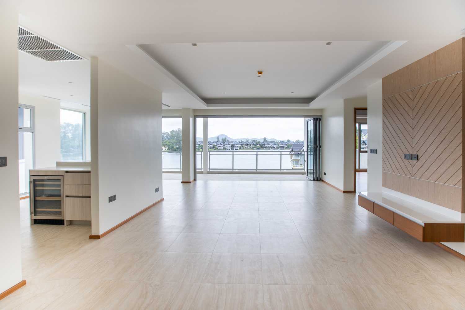 Property image - full photo 4