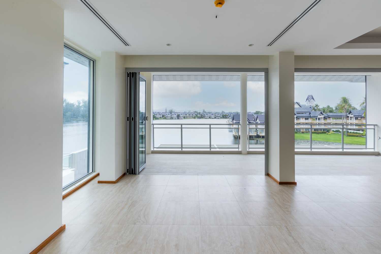 Property image - full photo 3