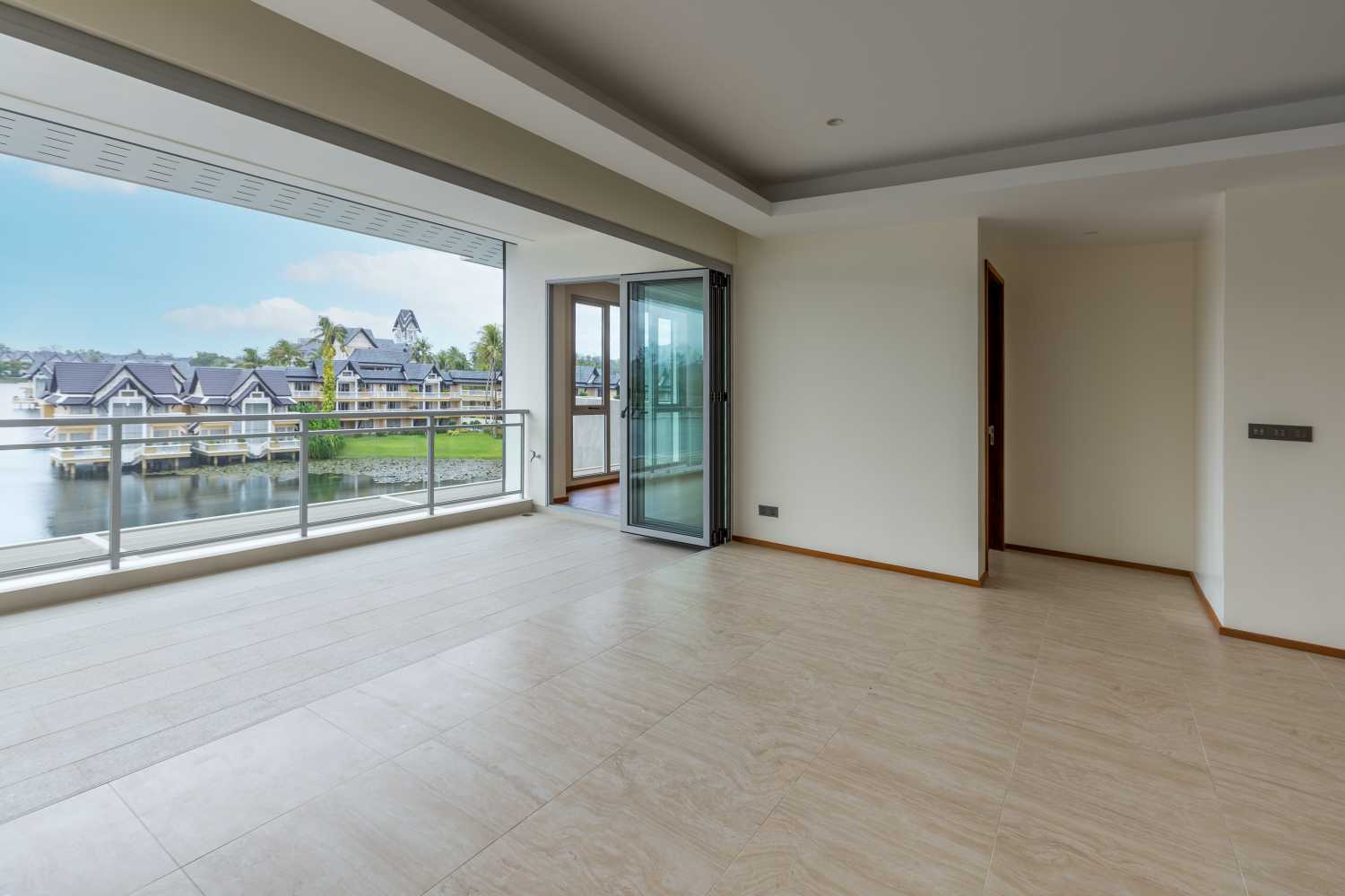 Property image - full photo 2