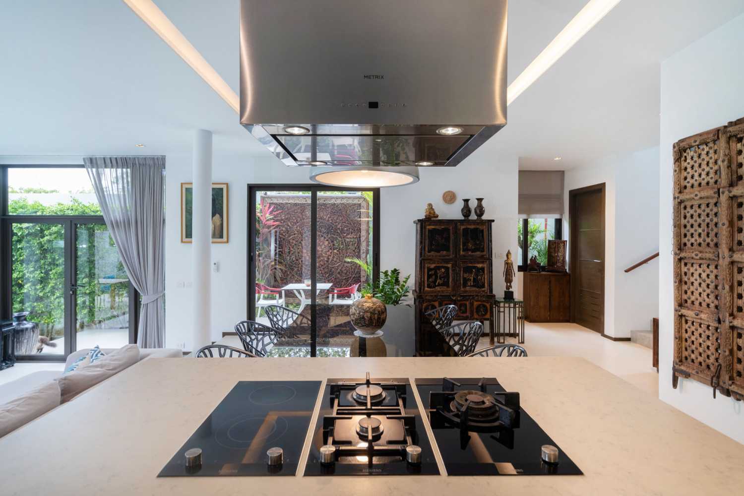 Property image - full photo 4