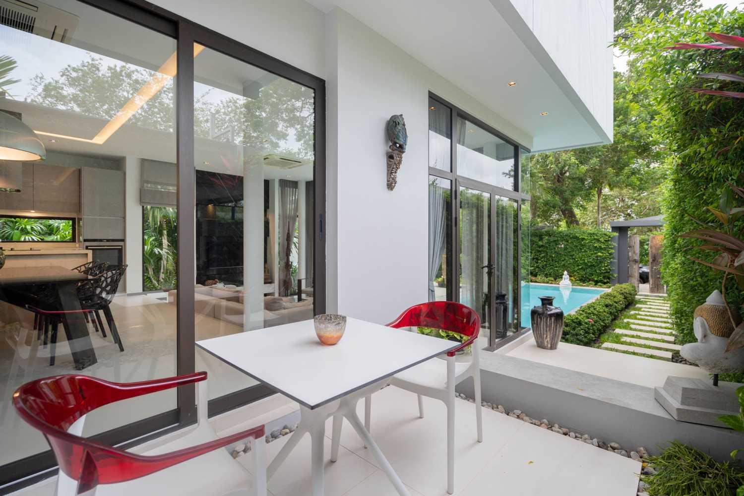 Property image - full photo 3