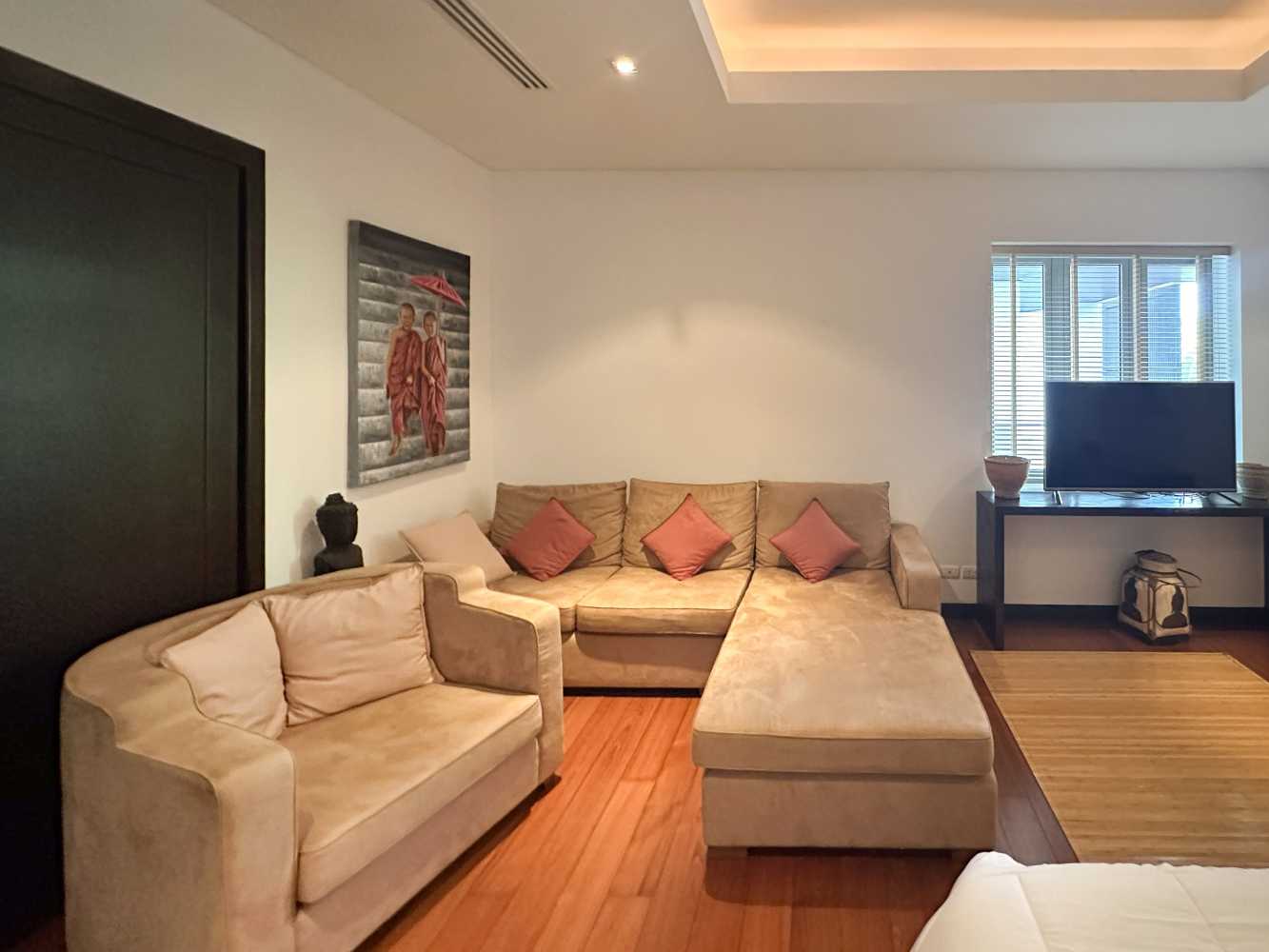 Property image - full photo 4