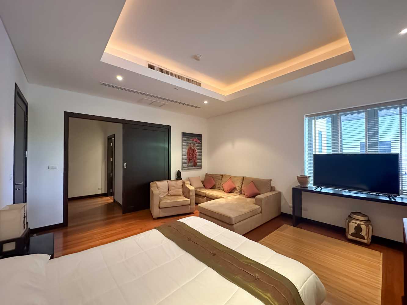 Property image - full photo 5