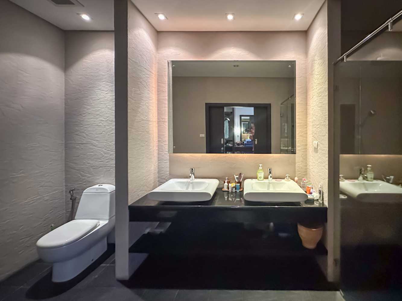 Property image - full photo 13