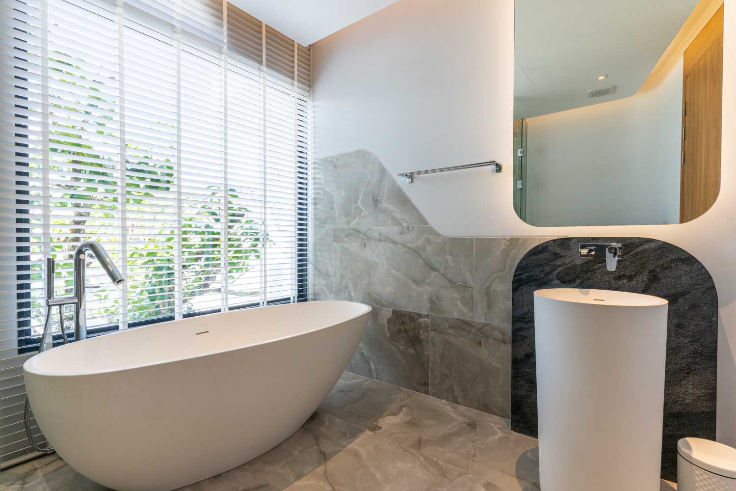 Property image - full photo 11