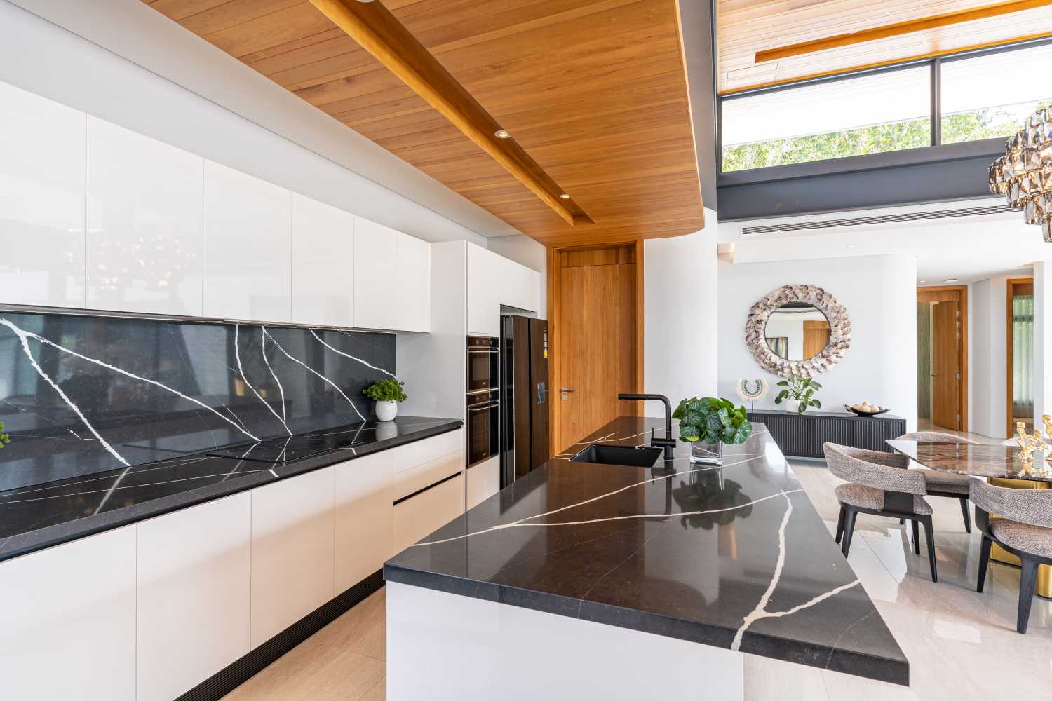 Property image - full photo 8