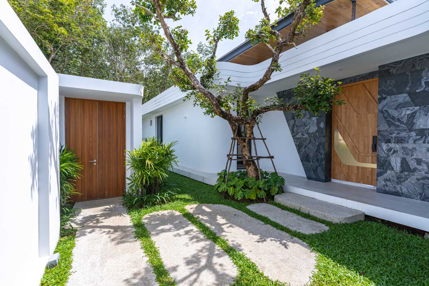 Property image - full photo 17