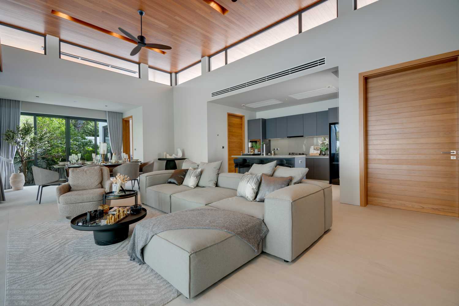 Property image - full photo 3