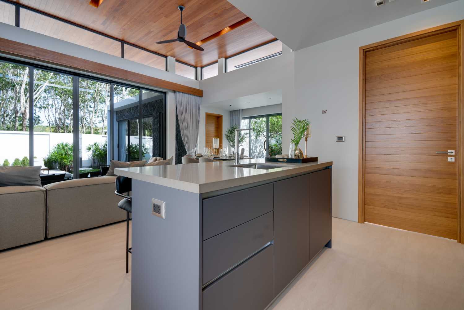 Property image - full photo 6