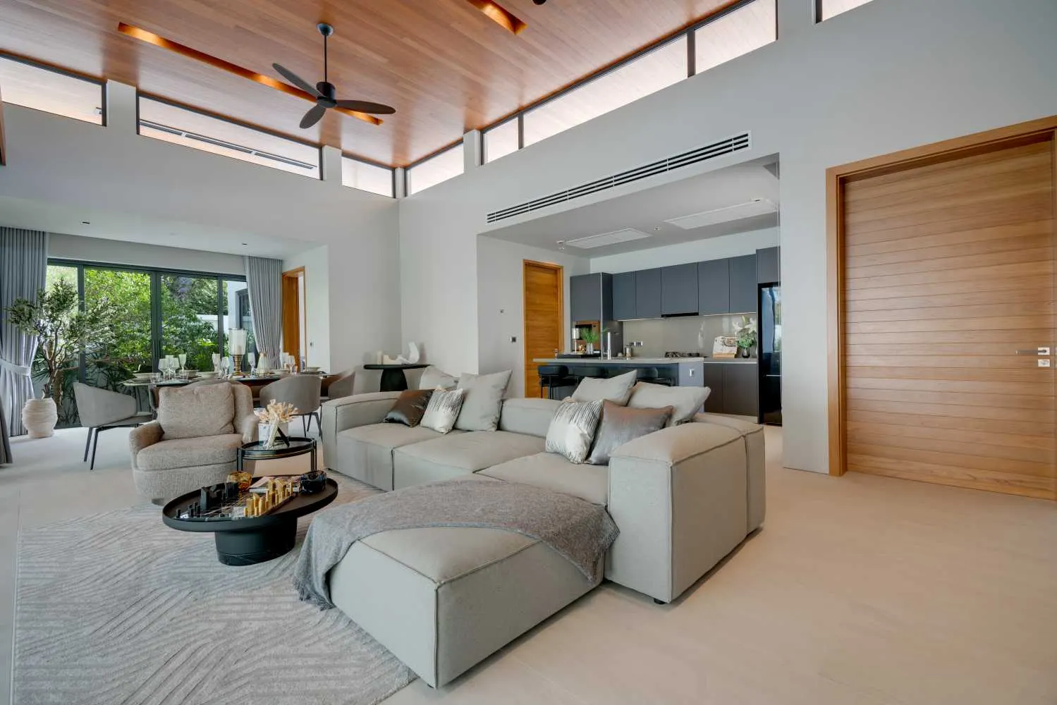 Property image - full photo 2