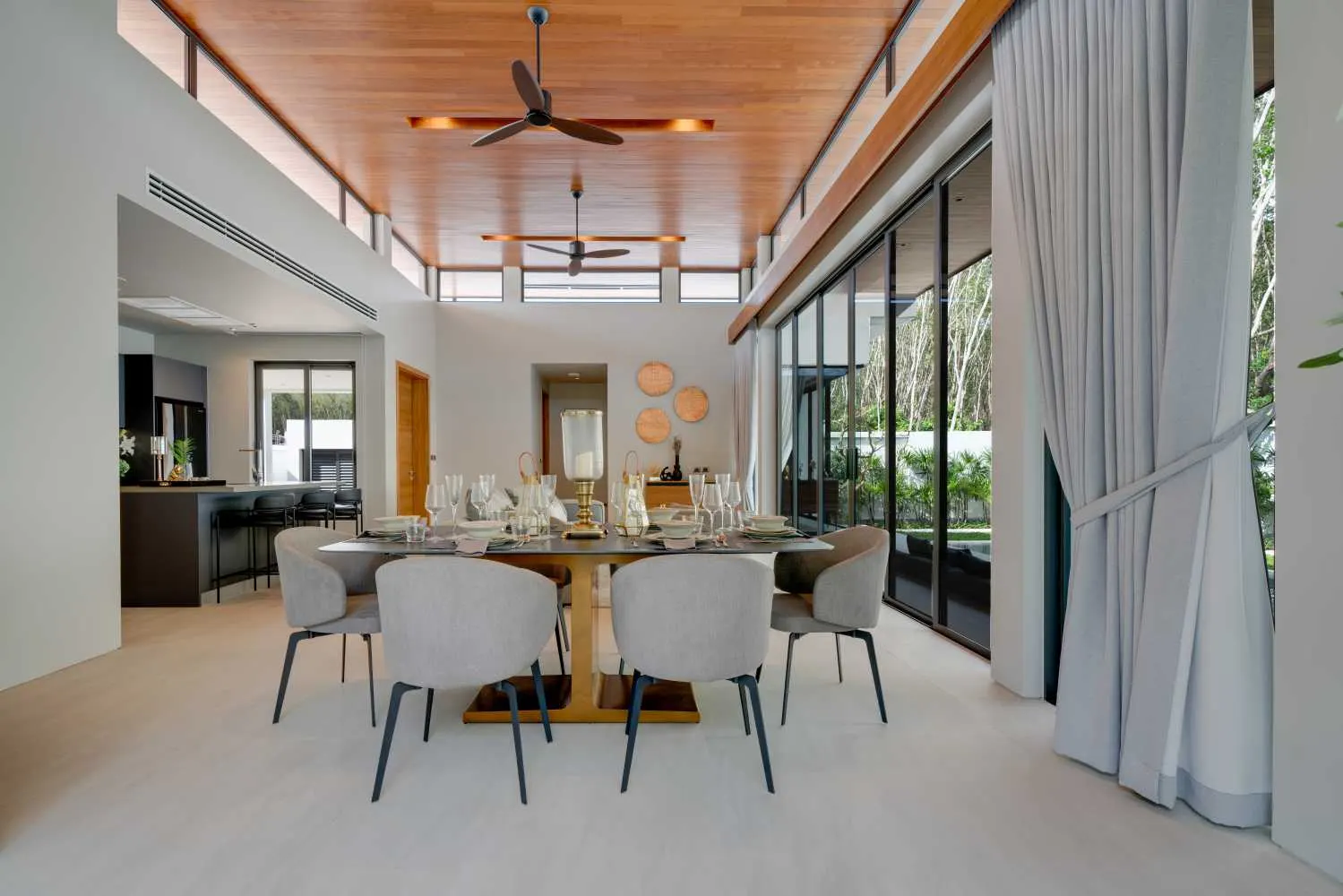 Property image - full photo 4