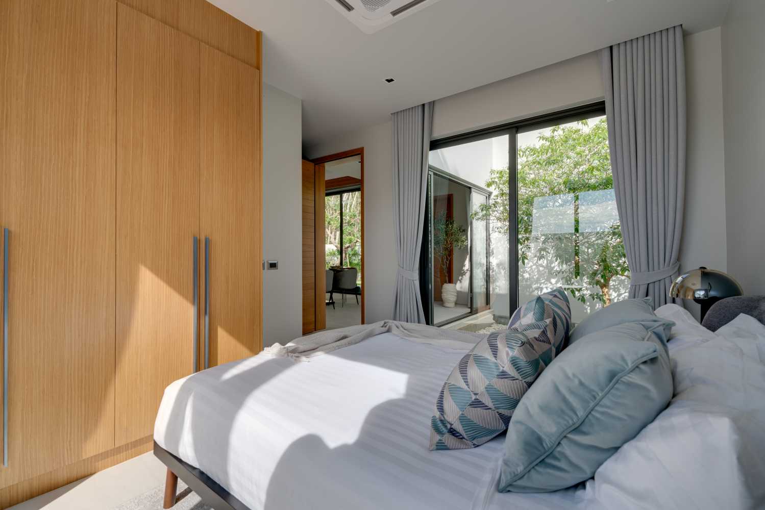 Property image - full photo 7