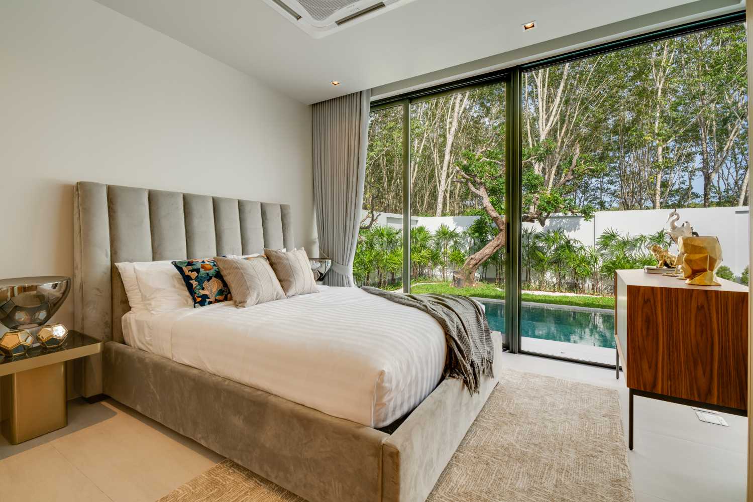 Property image - full photo 13