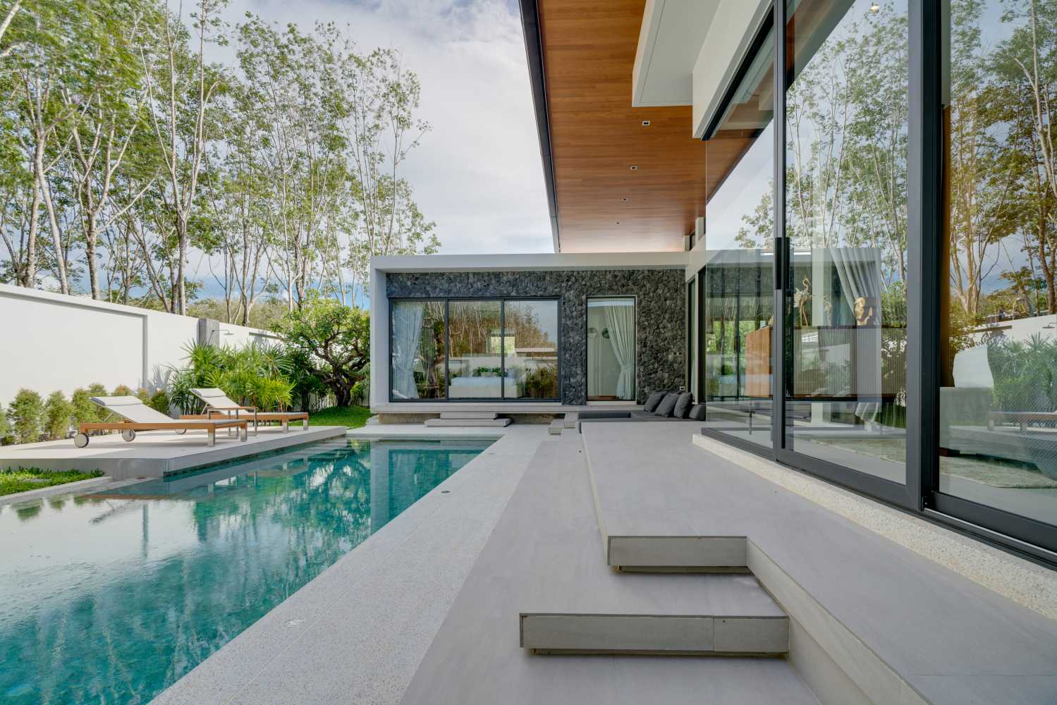 Property image - full photo 18
