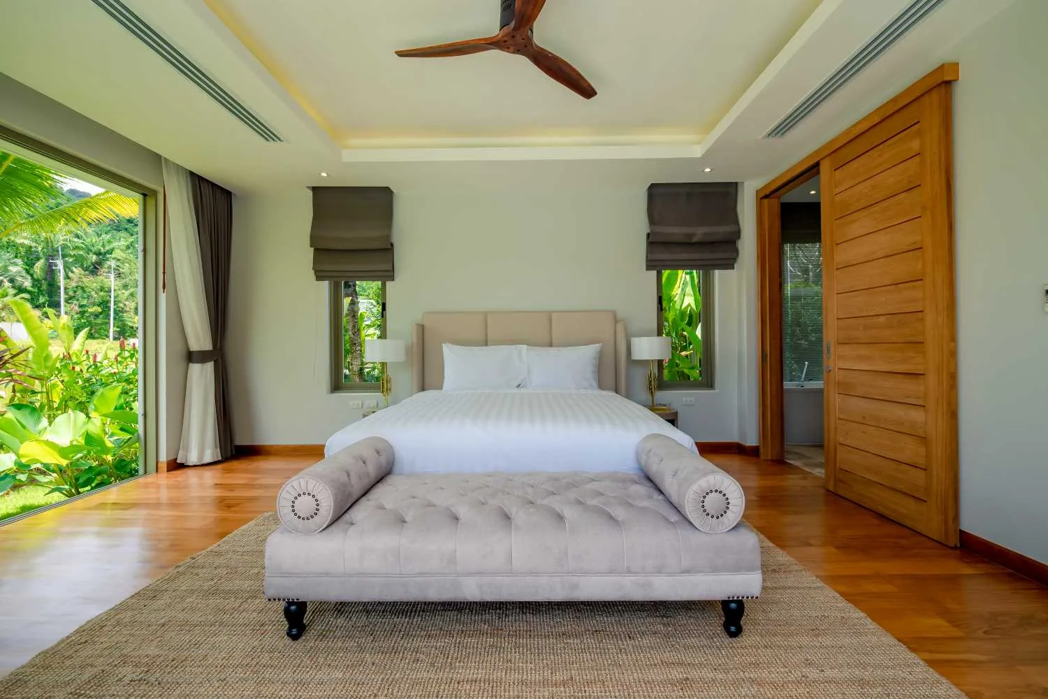 Property image - full photo 10