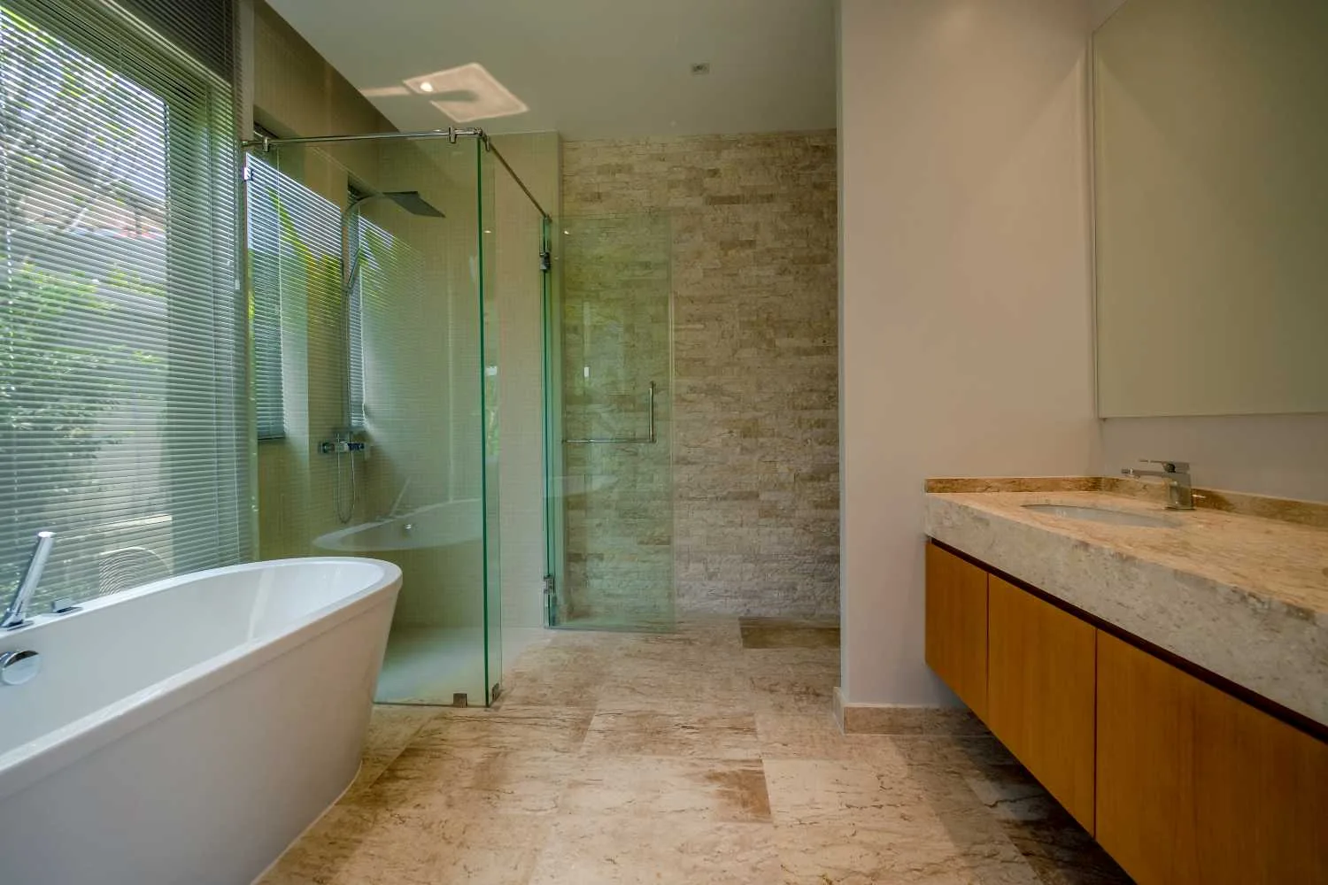 Property image - full photo 9