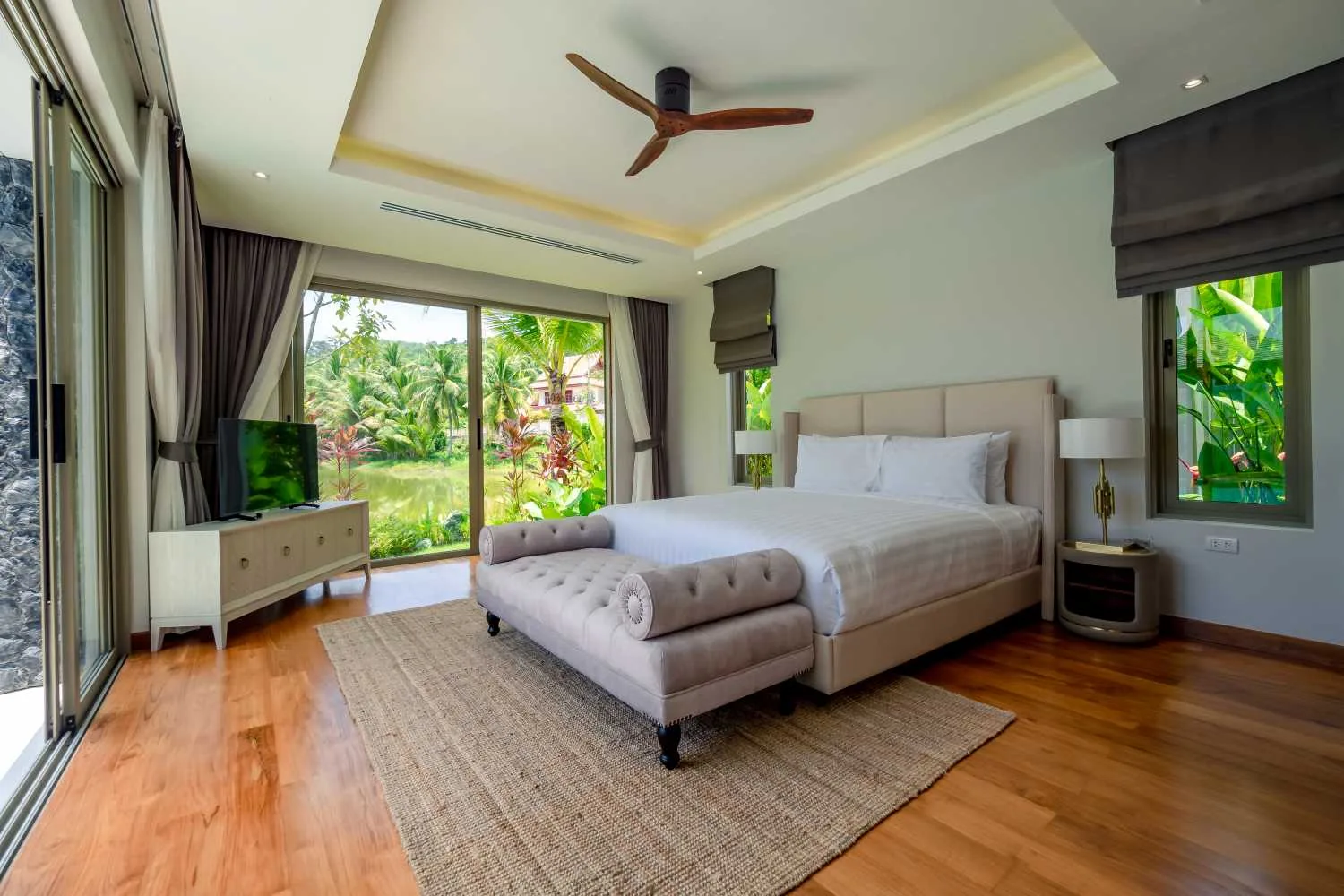 Property image - full photo 8