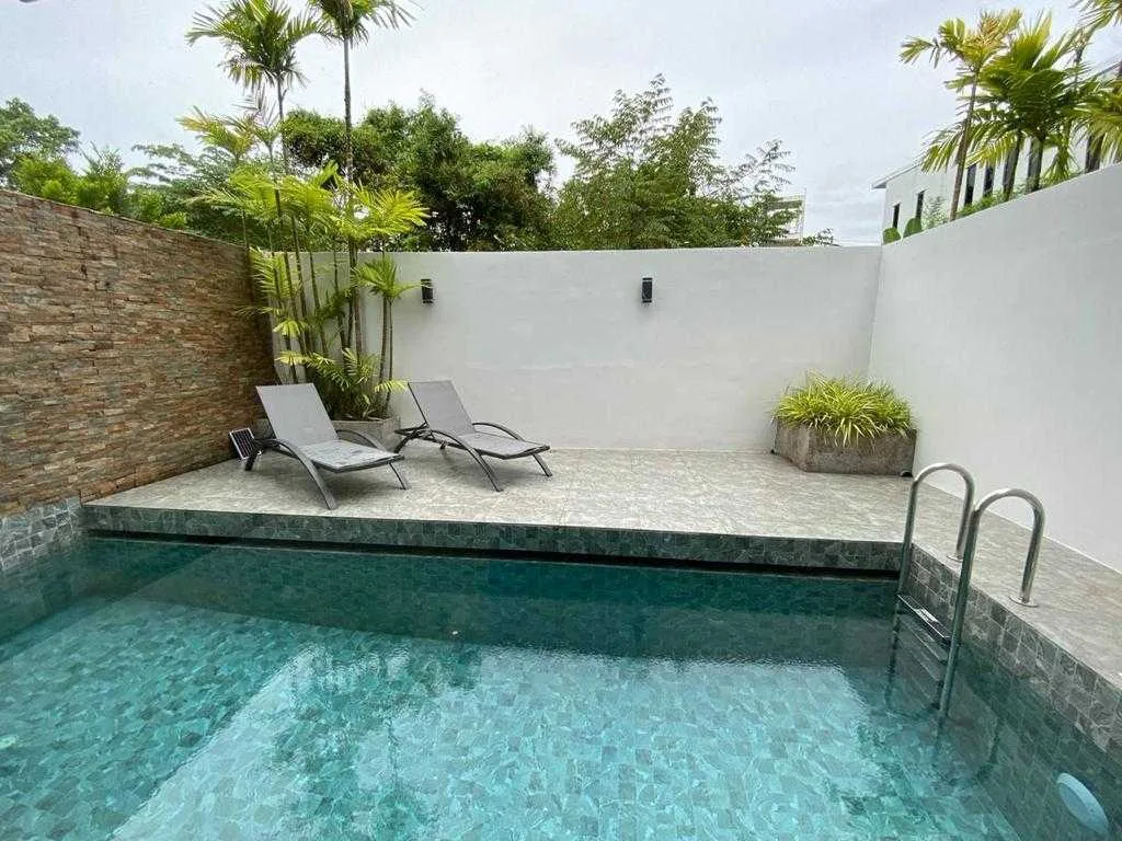 Property image - full photo 2