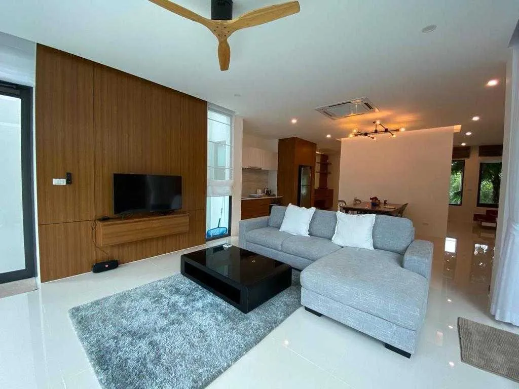 Property image - full photo 3