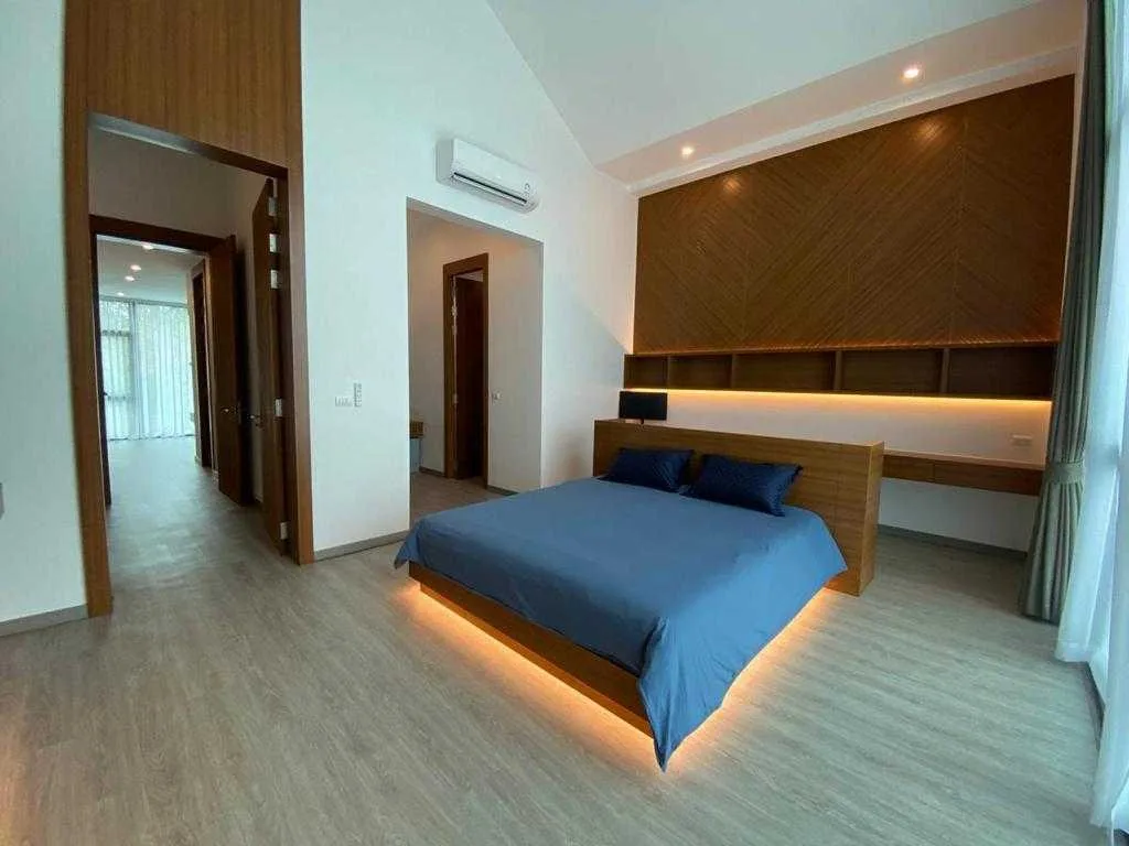Property image - full photo 10