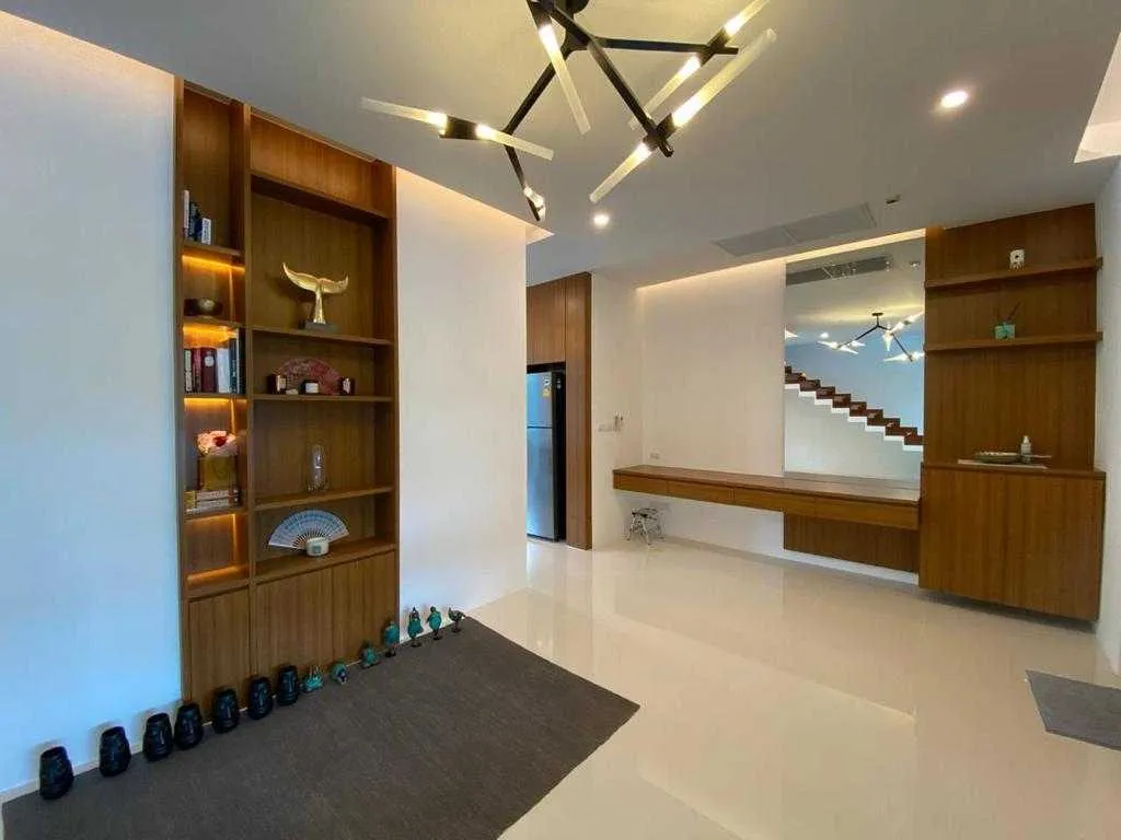 Property image - full photo 4