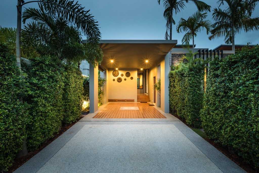 Property image - full photo 2