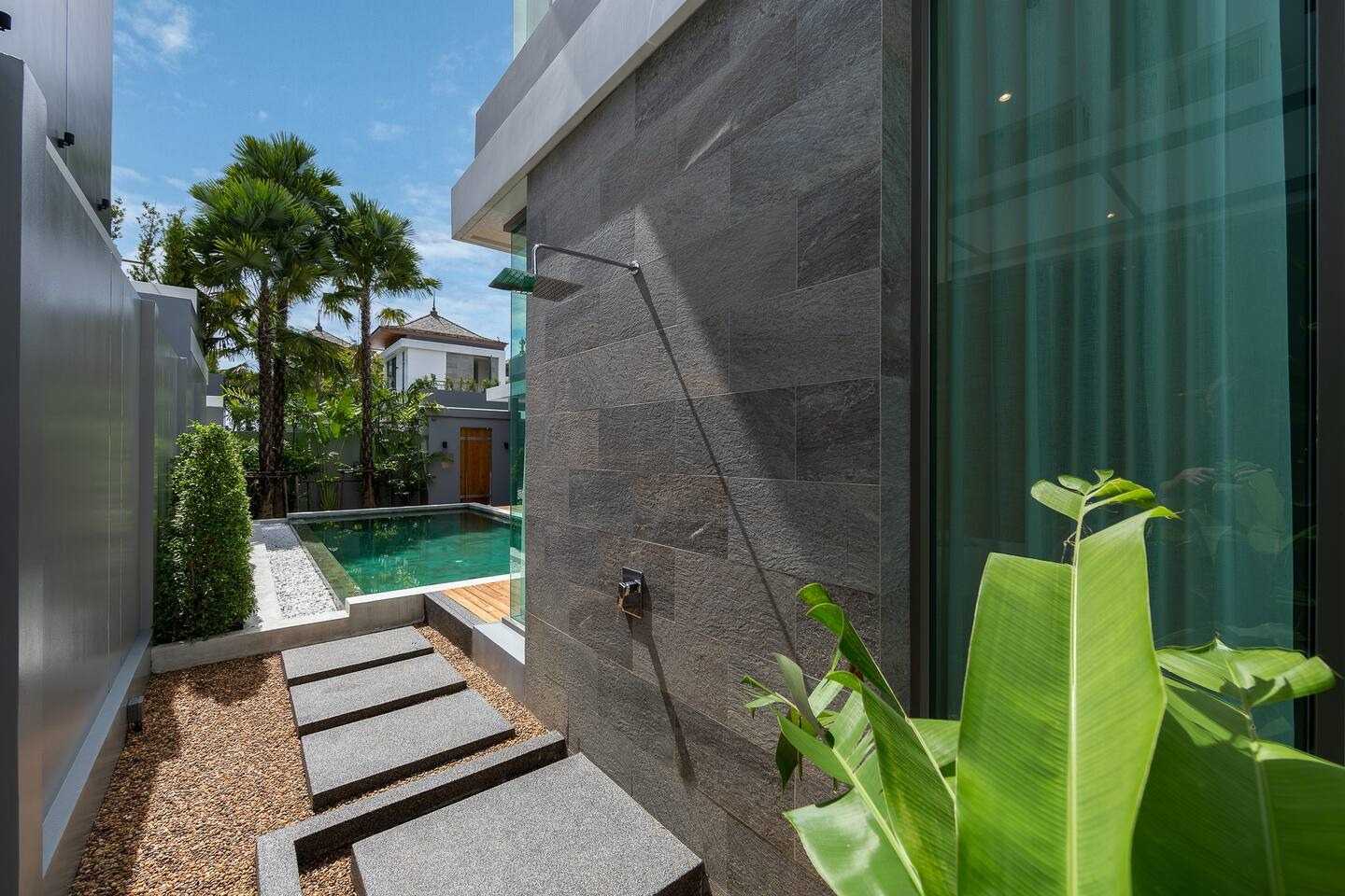 Property image - full photo 3