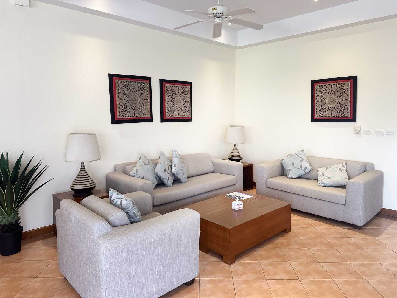 Property image - full photo 2