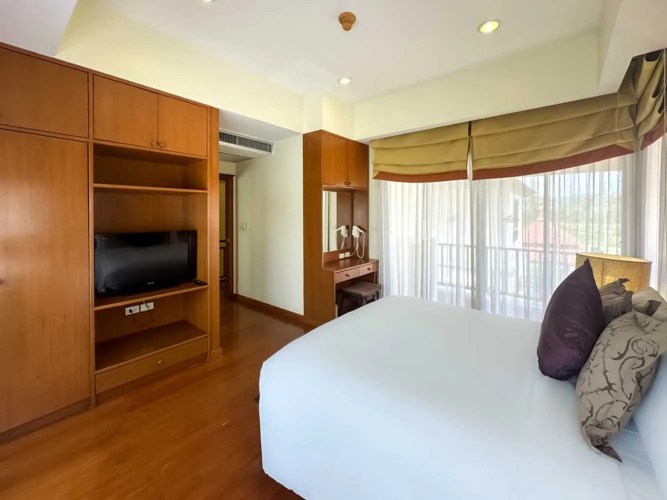 Property image - full photo 16