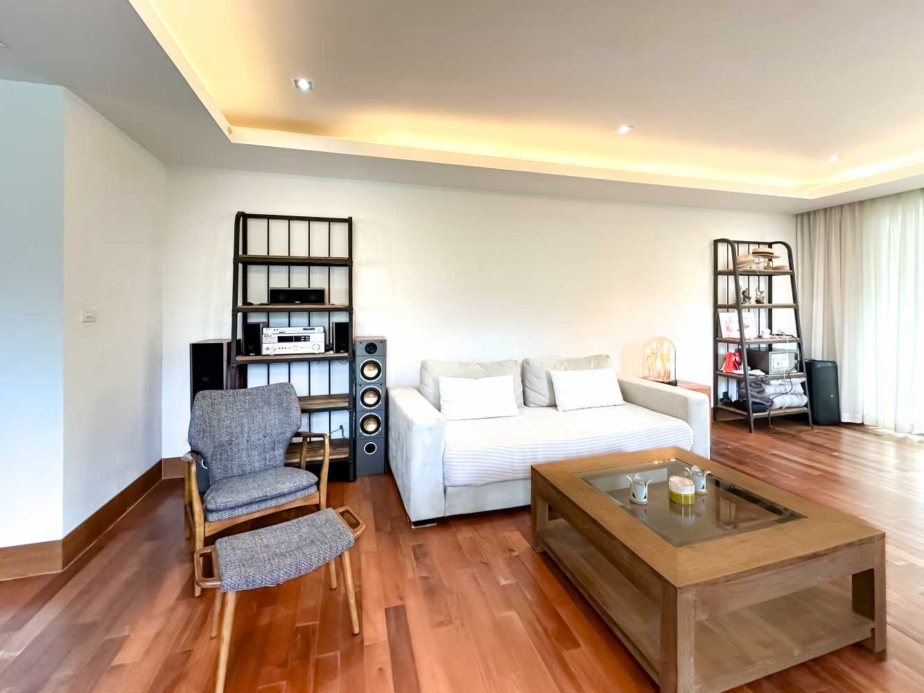 Property image - full photo 5