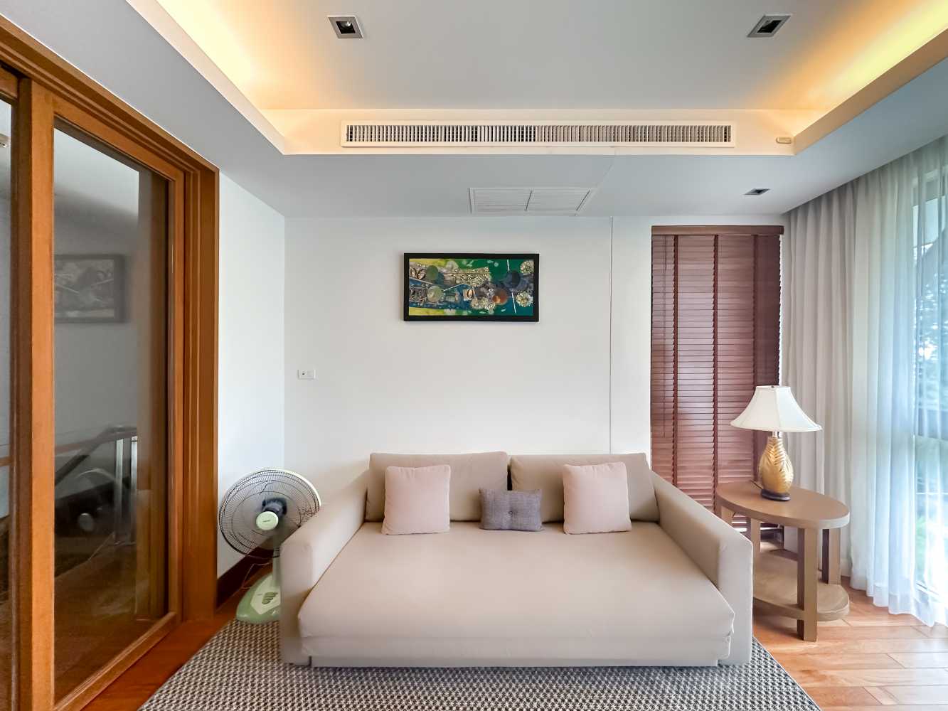 Property image - full photo 4