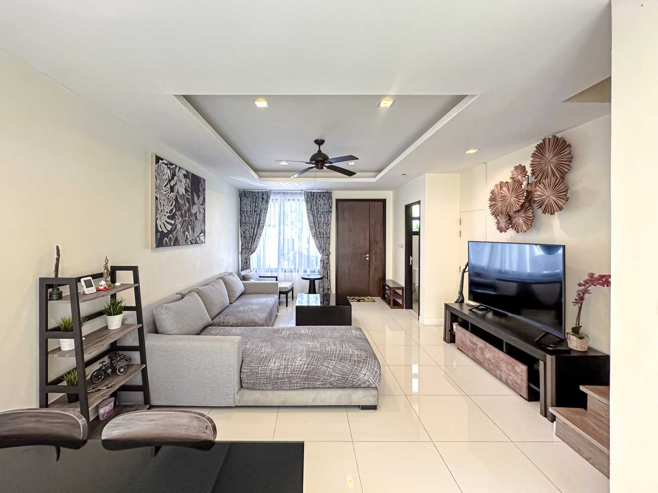 Property image - full photo 4