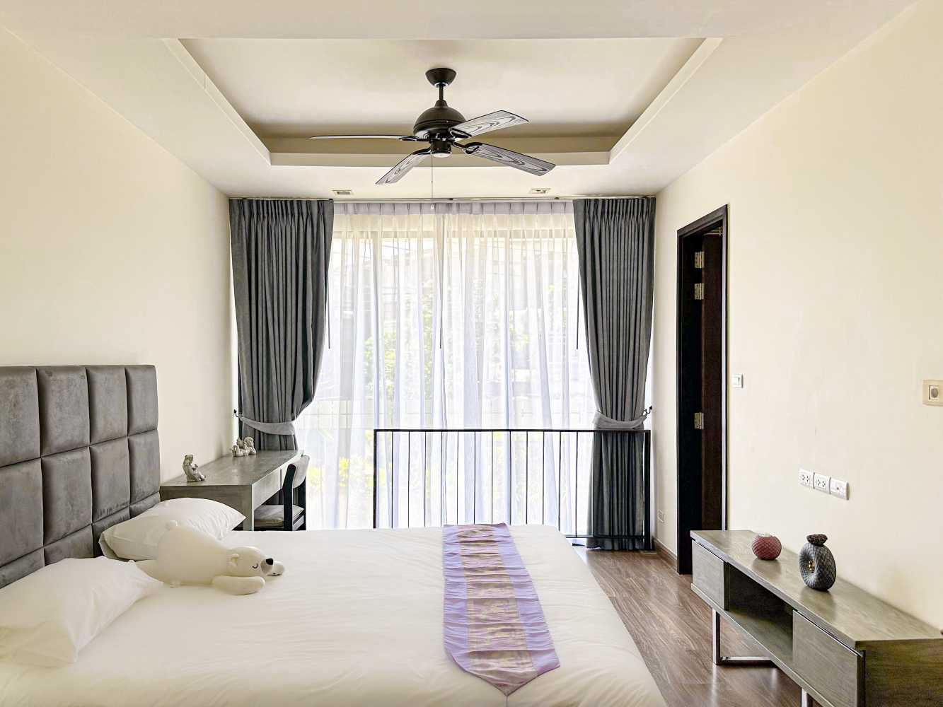 Property image - full photo 10