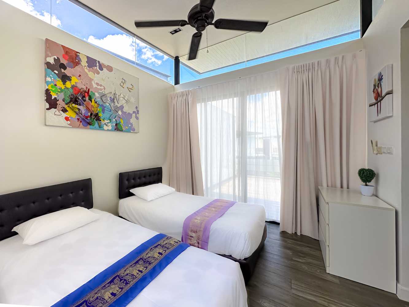 Property image - full photo 3
