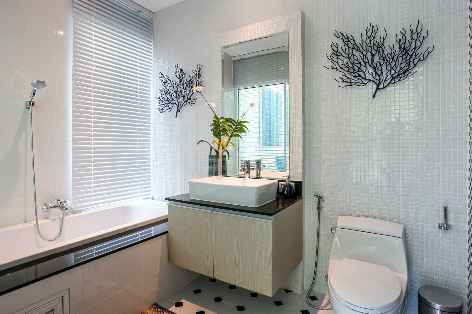 Property image - full photo 10