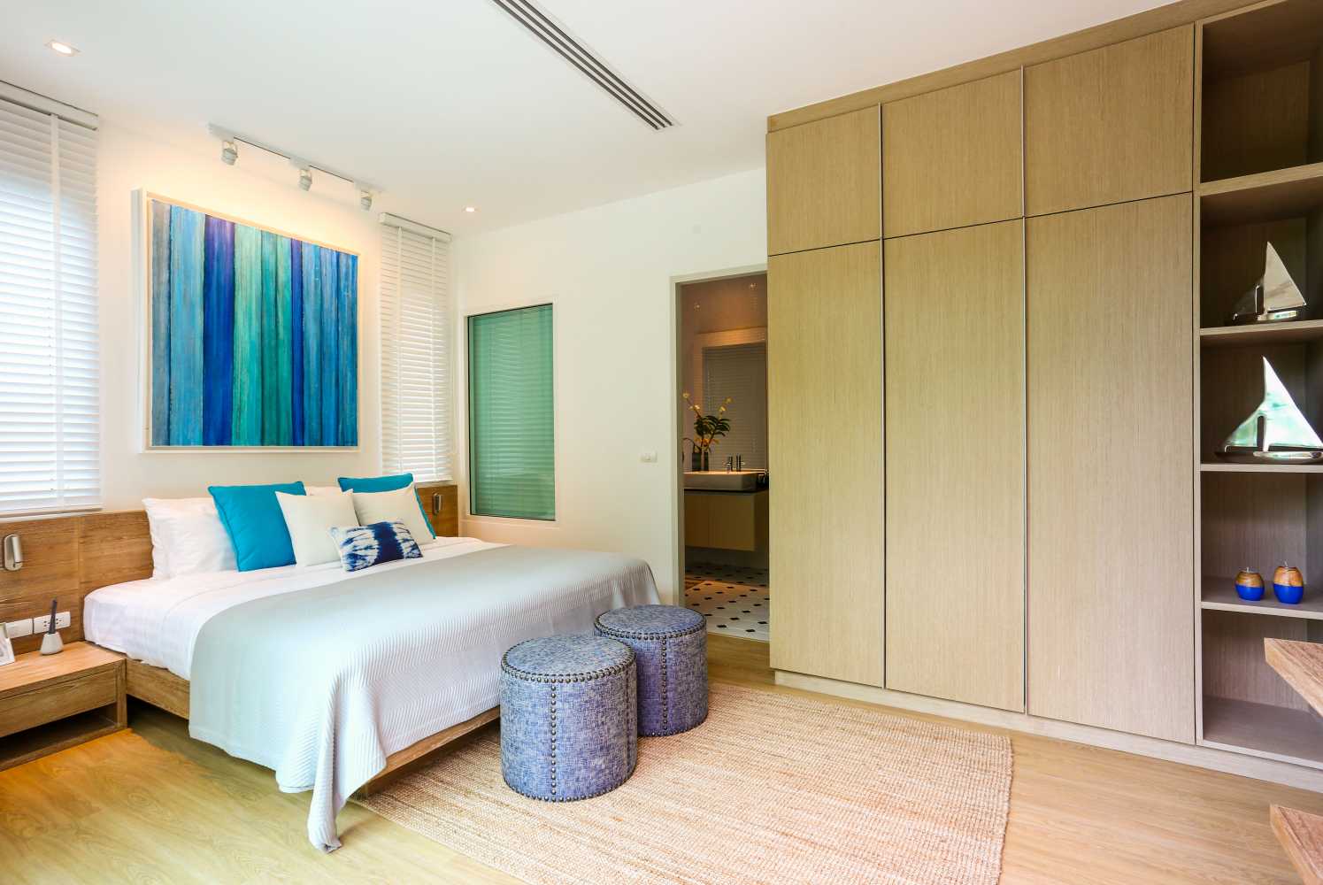 Property image - full photo 8