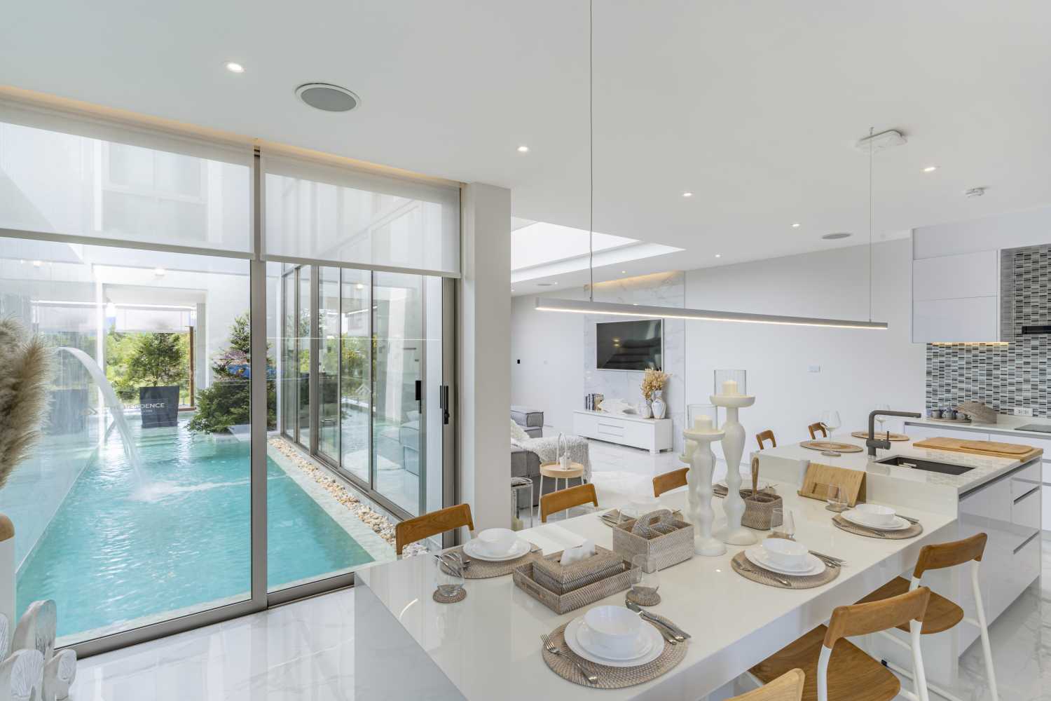 Property image - full photo 2